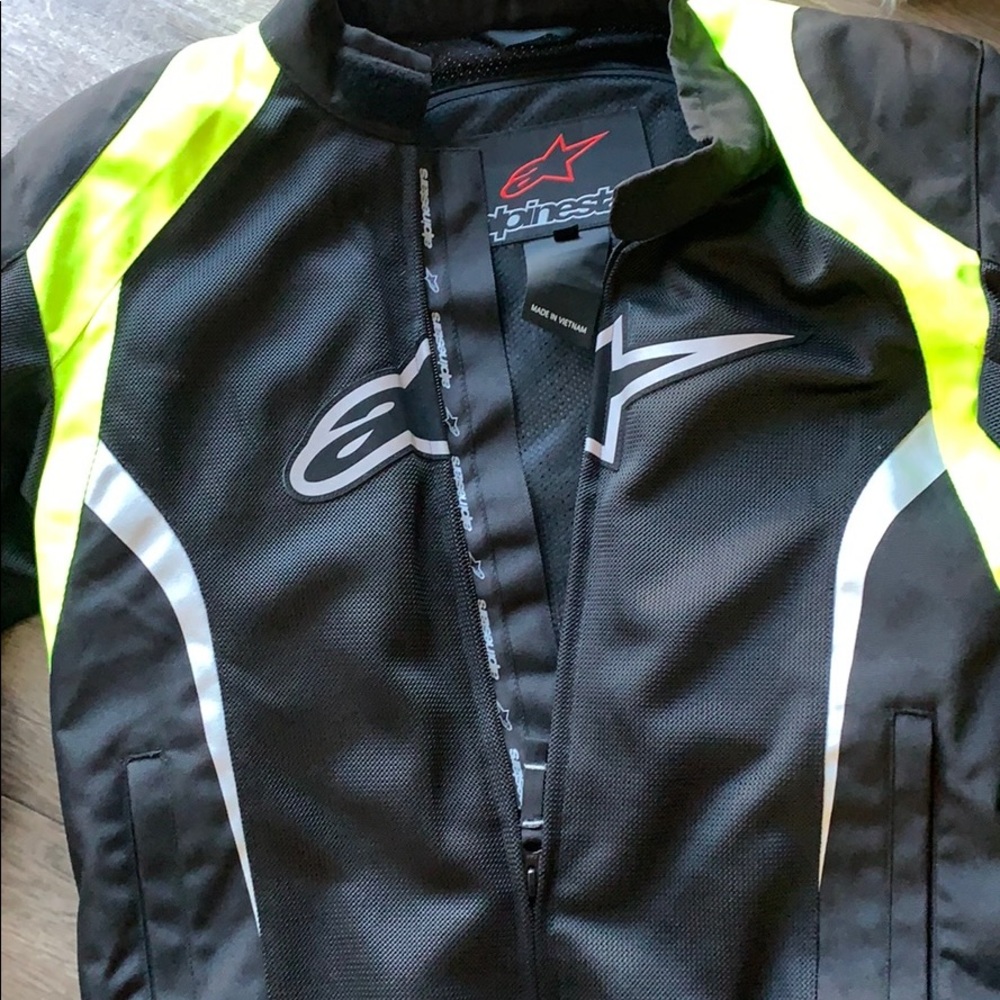 Motorcycle jacket